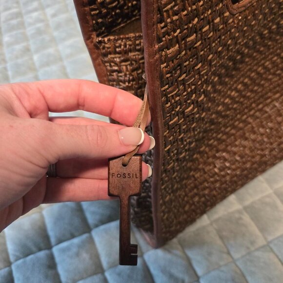 Vintage Fossil Brown woven leather bag - Picture 2 of 5